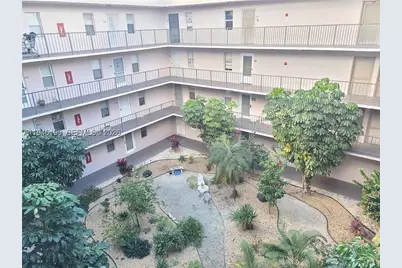 2821 Somerset #400, Lauderdale Lakes, FL 33311 - Photo 31