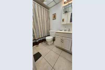 2821 Somerset #400, Lauderdale Lakes, FL 33311 - Photo 21
