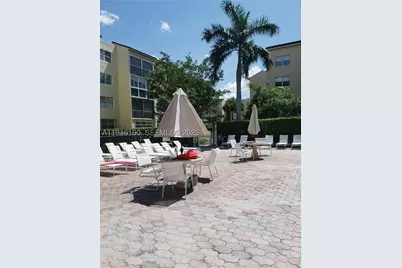2821 Somerset #400, Lauderdale Lakes, FL 33311 - Photo 27