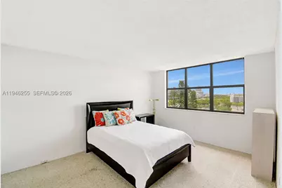 20100 W Country Club #1005, Aventura, FL 33180 - Photo 19