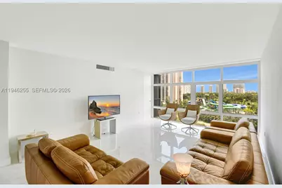 20100 W Country Club #1005, Aventura, FL 33180 - Photo 3