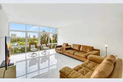 20100 W Country Club #1005, Aventura, FL 33180 - Photo 1