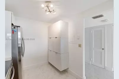 20100 W Country Club #1005, Aventura, FL 33180 - Photo 13