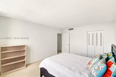 20100 W Country Club #1005, Aventura, FL 33180 - Photo 21
