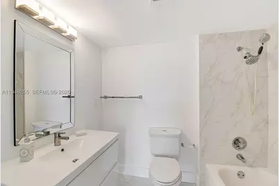 20100 W Country Club #1005, Aventura, FL 33180 - Photo 17