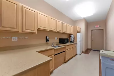 9721 Sunrise Lakes #201, Sunrise, FL 33322 - Photo 23