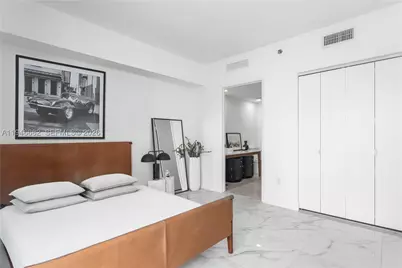465 Brickell #5505, Miami, FL 33131 - Photo 13