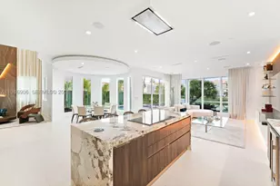 10561 NW 67th, Doral, FL 33178 - Photo 9