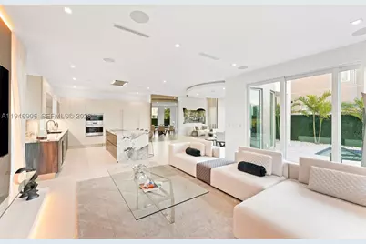 10561 NW 67th, Doral, FL 33178 - Photo 15