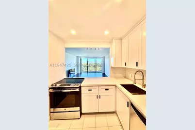 20335 W Country Club #405, Aventura, FL 33180 - Photo 13