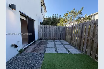 909 NE 211th, Miami, FL 33179 - Photo 11