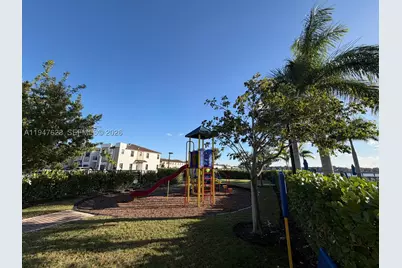 909 NE 211th, Miami, FL 33179 - Photo 47