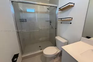 909 NE 211th, Miami, FL 33179 - Photo 17