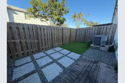 909 NE 211th, Miami, FL 33179 - Photo 9