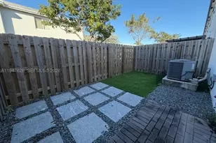 909 NE 211th, Miami, FL 33179 - Photo 9