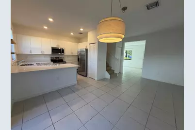 909 NE 211th, Miami, FL 33179 - Photo 3