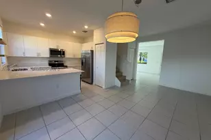 909 NE 211th, Miami, FL 33179 - Photo 3