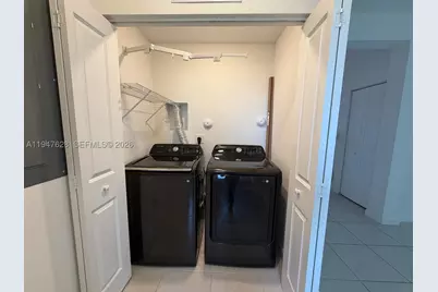 909 NE 211th, Miami, FL 33179 - Photo 35