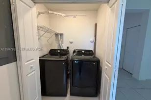 909 NE 211th, Miami, FL 33179 - Photo 35