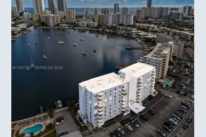 430 Golden Isles #707, Hallandale Beach, FL 33009 - Photo 17