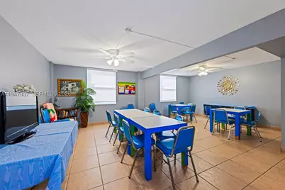 430 Golden Isles #707, Hallandale Beach, FL 33009 - Photo 13