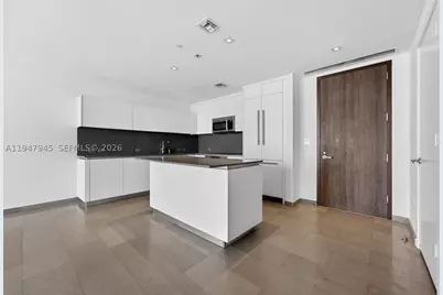 68 SE 6th #2110, Miami, FL 33131 - Photo 3