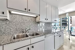10101 Collins, Bal Harbour, FL 33154 - Photo 39