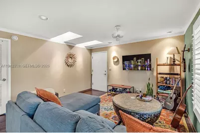 320 SE 10th #D, Pompano Beach, FL 33060 - Photo 3