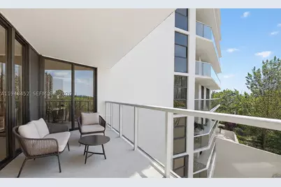 20281 E Country Club #405, Aventura, FL 33180 - Photo 3