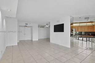 20281 E Country Club, Aventura, FL 33180 - Photo 9