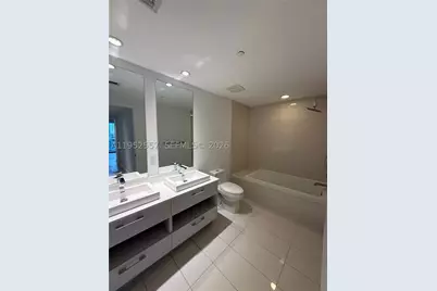 45 SW 9th #1004, Miami, FL 33130 - Photo 9