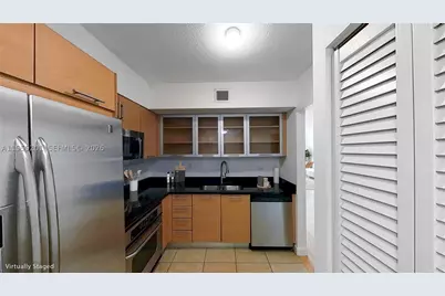 31 SE 5th #2408, Miami, FL 33131 - Photo 17