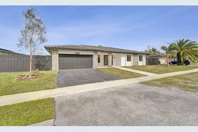 16653 Golfview, Weston, FL 33326 - Photo 3