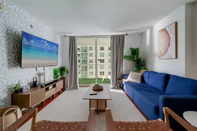 1200 Brickell Bay #1705, Miami, FL 33131 - Photo 9