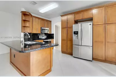 11321 NW 84th, Doral, FL 33178 - Photo 7