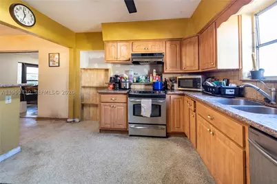 600 SW 11th, Hallandale, FL 33009 - Photo 11