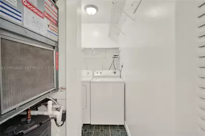 1555 W 44th #305, Hialeah, FL 33012 - Photo 15