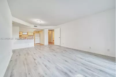 8290 Lake #236, Doral, FL 33166 - Photo 11
