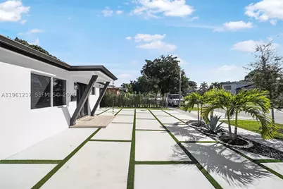 45 NE 124th, North Miami, FL 33161 - Photo 5