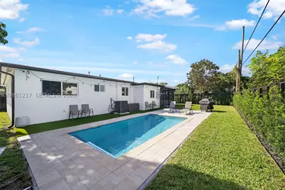 45 NE 124th, North Miami, FL 33161 - Photo 3