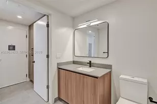 121 NE 5th, Miami, FL 33132 - Photo 9