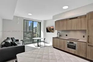 121 NE 5th, Miami, FL 33132 - Photo 11