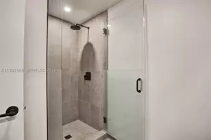 121 NE 5th, Miami, FL 33132 - Photo 5