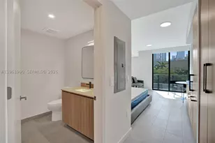 121 NE 5th, Miami, FL 33132 - Photo 3