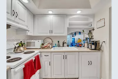 469 N Pine Island #B305, Plantation, FL 33324 - Photo 15