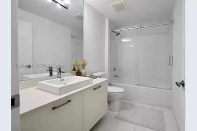 151 SE 1st #1501, Miami, FL 33131 - Photo 3