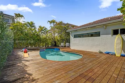 1662 Diplomat, Miami, FL 33179 - Photo 49
