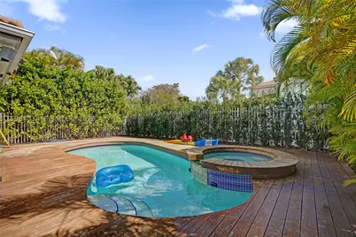 1662 Diplomat, Miami, FL 33179 - Photo 47