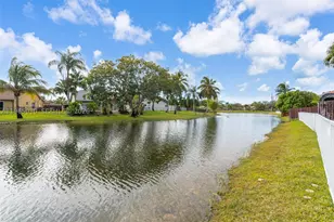 14734 Via Tivoli, Davie, FL 33325 - Photo 3