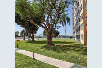 1690 NE 191st #315-1, Miami, FL 33179 - Photo 17